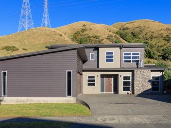 11 Yarnbrook Grove, Churton Park, Wellington