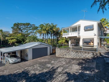 2/74 Glamorgan Drive, Torbay, Auckland