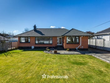 8 Coates Grove, Silverstream, Upper Hutt