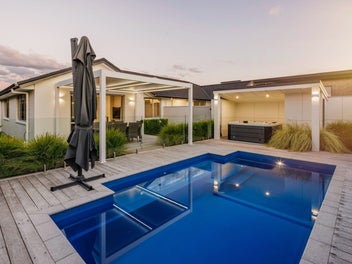 10 The Meadows Drive, Flagstaff, Hamilton