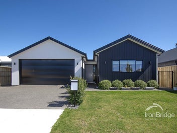 11 Higgins Street, Woodend, Woodend