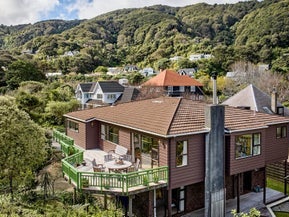 2 Lady Bell Grove, Lowry Bay, Lower Hutt