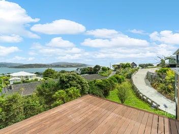 6 The Track, Plimmerton, Porirua