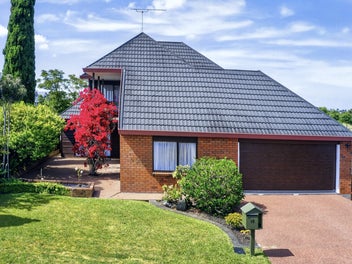 14 Channing Crescent, Botany Downs, Auckland