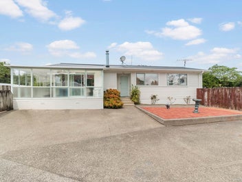 86 Lauderdale Road, Birkdale, Auckland