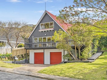 12 Honeysuckle Lane, Mairangi Bay, Auckland