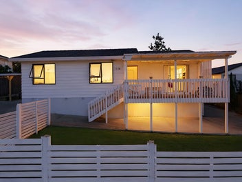 1/15 Borich Road, Sunnyvale, Auckland