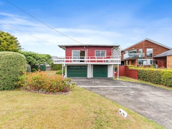8 Kowhai Road, Campbells Bay, Auckland