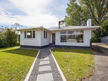 11 Keitha Place, Glenview, Hamilton
