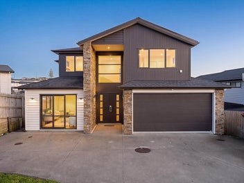 32 McWhirters Farm Lane, Massey, Auckland