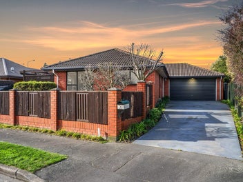 2/1 CATALUNA PLACE, Hei Hei, Christchurch