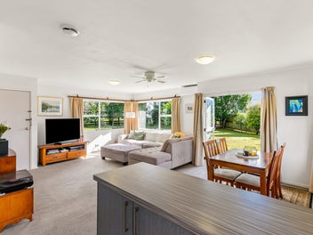 1/2 Wallace Road, Ranui, Auckland