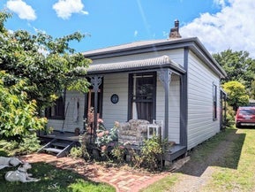 25 Oioi Street, Owhango
