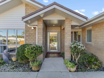 12 Sylvester Crescent, Flagstaff, Hamilton