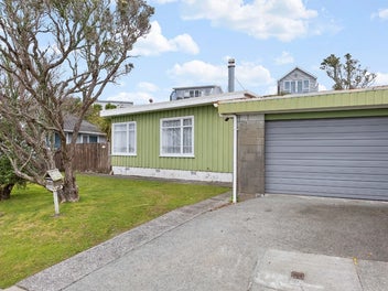 41 Somes Crescent, Newlands, Wellington