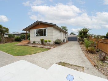 12 Humphries Place, Awapuni, Palmerston North