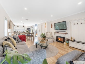 5 Waihanga Way, Bucklands Beach, Auckland