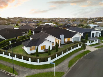 25 Batten Drive, Flagstaff, Hamilton