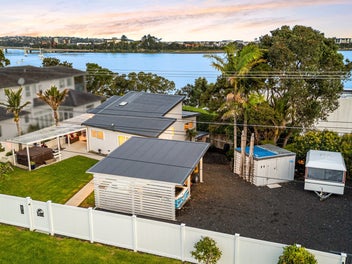 67 Ferry Parade, Herald Island, Auckland