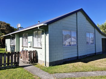 16 Arnott Heights East, Greymouth