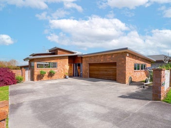76 Rototuna Road, Rototuna, Hamilton