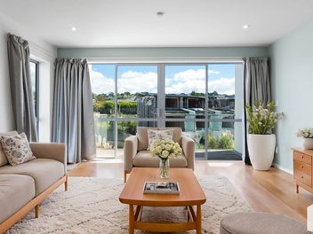 4/10 Vinifera Place, Fairview Heights, Auckland