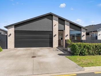 11 Hinaki Street, Poike, Tauranga