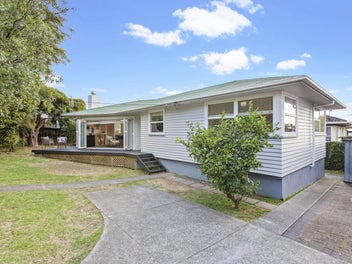 99 Beach Road, Te Atatu Peninsula, Auckland