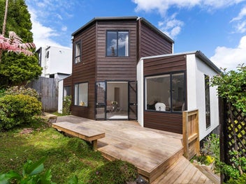 1/6 Mira Place, Windsor Park, Auckland