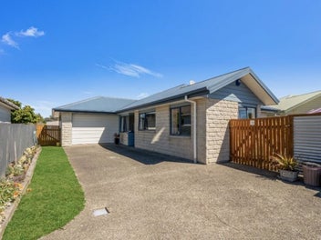 32 Somerset Crescent, Highbury, Palmerston North