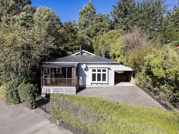 105 Kaikorai Valley Road, Glenross, Dunedin