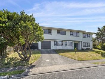 3 Tregony Place, Camborne, Porirua