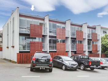 4/142 Onslow Road, Khandallah, Wellington