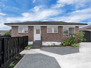 2/37 Blacklock Avenue, Henderson, Auckland