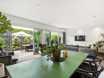 7/258 Hurstmere Road, Takapuna, Auckland
