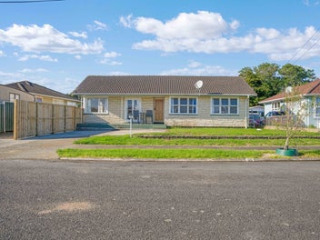 16 Cullinan Avenue, Mangere, Auckland