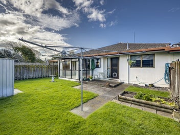 810 Queen Street West, Saint Leonards, Hastings