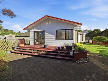 32B Aquarius Drive, Kawaha Point, Rotorua