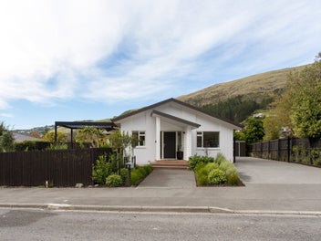 10 Finnsarby Place, Sumner, Christchurch