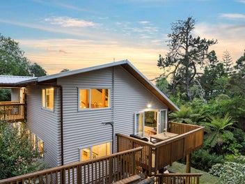 9A Mirage Place, Beach Haven, Auckland