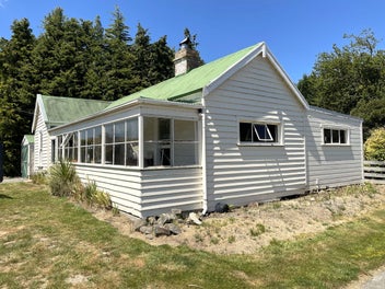 11 Halsey Street, Clinton
