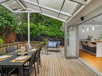 8 Airey Place, Torbay, Auckland