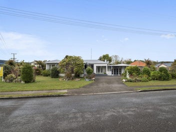 2 Holden Avenue, Holdens Bay, Rotorua