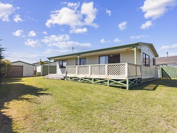 12 Hydrabad Drive, Waitārere Beach, Levin