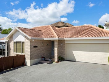 2/9 Balbriggan Rise, Dannemora, Auckland