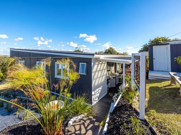 5 Wellington Road, Surfdale, Waiheke Island