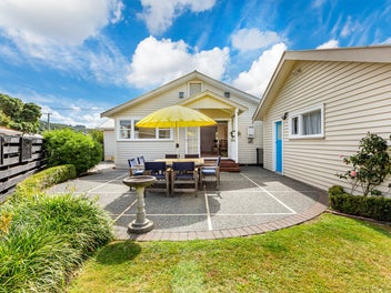 11 Avalon Crescent, Avalon, Lower Hutt