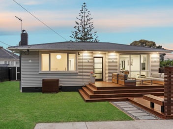 26 Pine Avenue, Henderson, Auckland