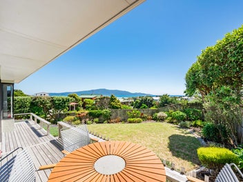 46 Hicks Crescent, Waikanae Beach, Waikanae