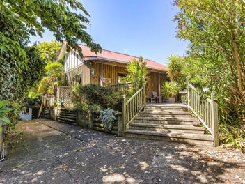 23 Tennis Court Road, Raumati South, Paraparaumu